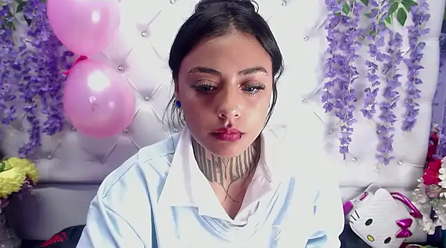 Snapshot of Lovely_celeste chatting on January 25, 8:21 am Lovely celeste online show from January 25, 8:21 am