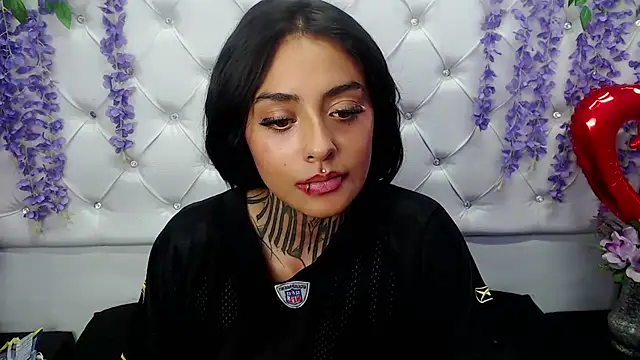Snapshot of Lovely_celeste chatting on March 11, 9:13 am Lovely celeste online show from March 11, 9:13 am