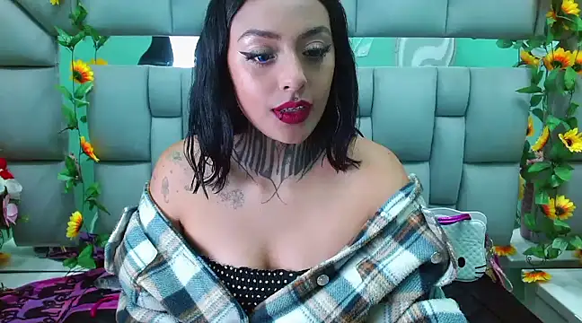 Snapshot of Lovely_celeste chatting on January 28, 3:25 am Lovely celeste online show from January 28, 3:25 am