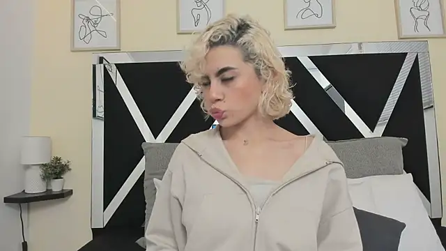 Snapshot of marian_pinzon chatting on September 16, 2:34 am marian pinzon online show from September 16, 2:34 am