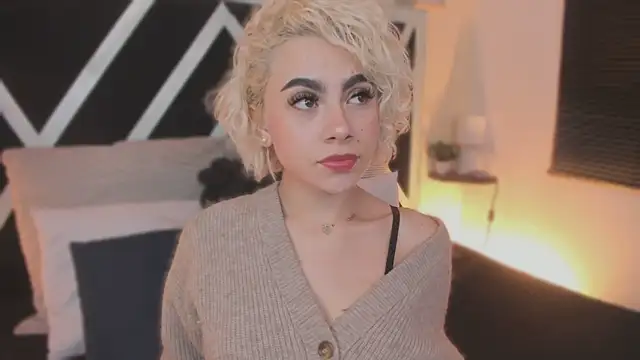 Snapshot of marian_pinzon chatting on December 14, 2:40 am marian pinzon online show from December 14, 2:40 am