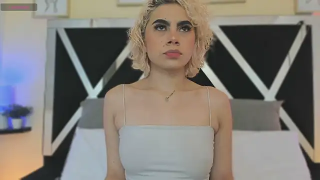 Snapshot of marian_pinzon chatting on September 10, 2:32 am marian pinzon online show from September 10, 2:32 am