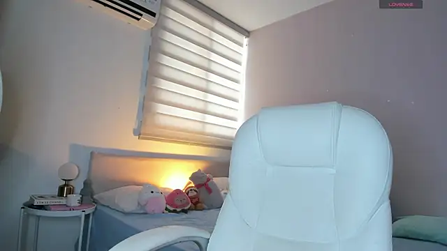 Ninamirley online show from February 19, 7:55 pm