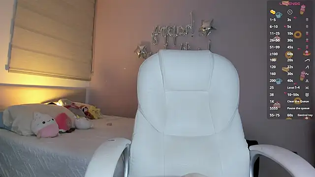 Ninamirley online show from December 22, 11:05 pm