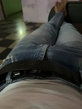 Snapshot of Desiboy___21 chatting on February 18, 10:05 am Desiboy 21 online show from February 18, 10:05 am