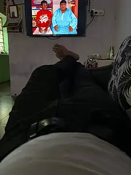 Snapshot of Desiboy___21 chatting on February 19, 10:01 am Desiboy 21 online show from February 19, 10:01 am