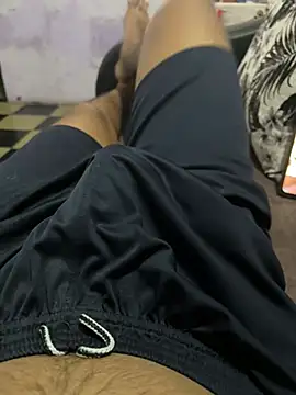 Snapshot of Desiboy___21 chatting on March 21, 5:02 pm Desiboy 21 online show from March 21, 5:02 pm