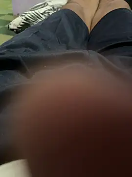 Snapshot of Desiboy___21 chatting on December 18, 4:49 pm Desiboy 21 online show from December 18, 4:49 pm