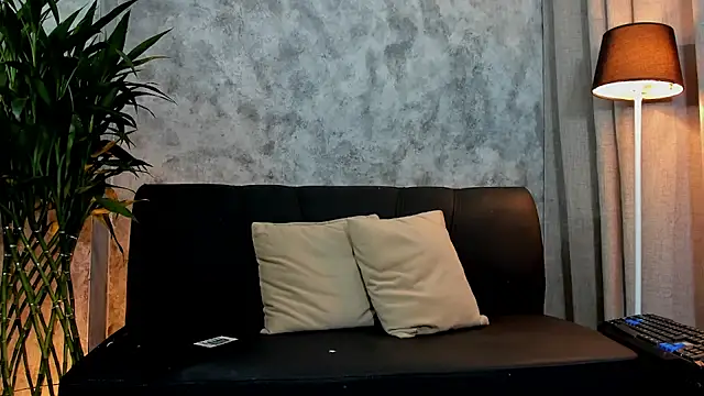 boyc022  online show from October 18, 2:24 am