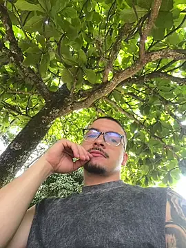 boyc022  online show from April 18, 8:09 pm