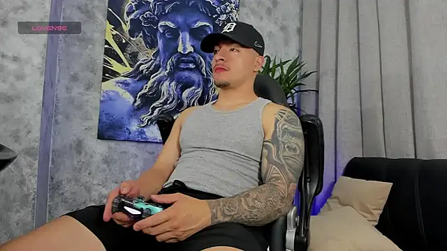 boyc022  online show from February 1, 11:47 pm