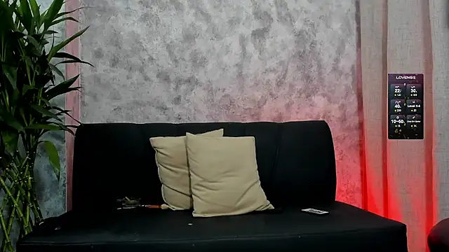 boyc022  online show from December 19, 11:40 pm