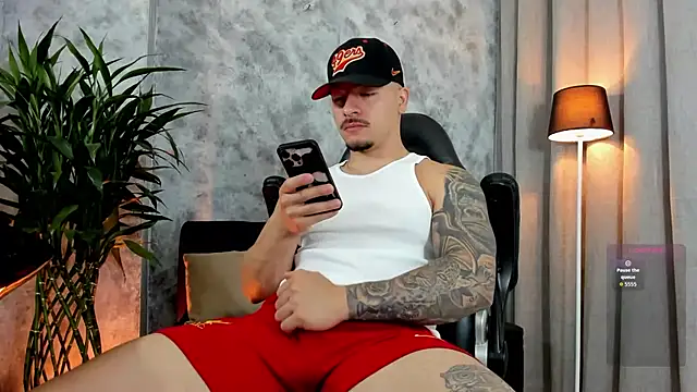 boyc022  online show from April 10, 1:07 pm