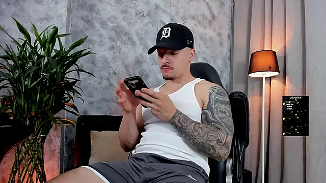 boyc022  online show from March 7, 1:56 am