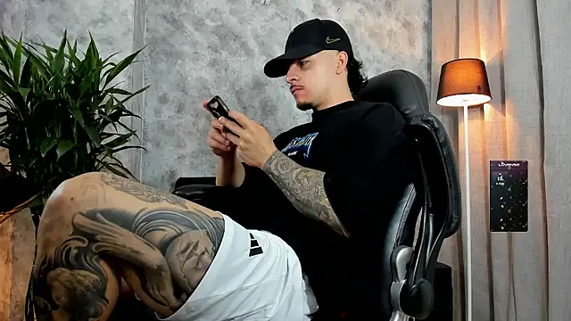 boyc022  online show from December 1, 12:28 pm