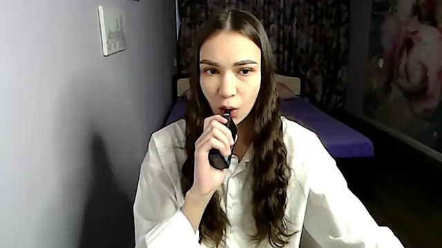 Snapshot of AmyJonas chatting on February 10, 4:52 am AmyJonas online show from February 10, 4:52 am