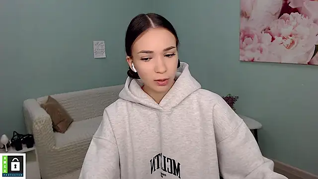 AmyJonas online show from November 18, 4:49 am