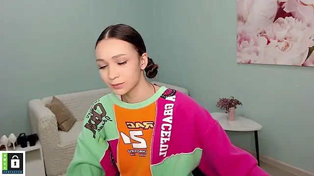 AmyJonas online show from December 4, 11:20 am