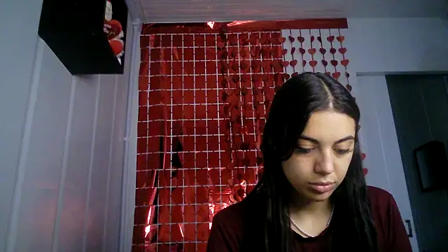 isabella048 online show from September 28, 9:00 pm