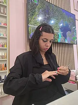 isabella048 online show from February 10, 1:43 pm