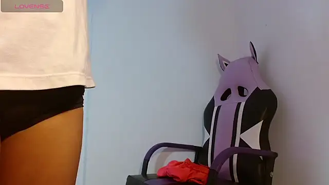 Snapshot of Melody_mercy chatting on February 21, 6:37 pm Melody mercy online show from February 21, 6:37 pm