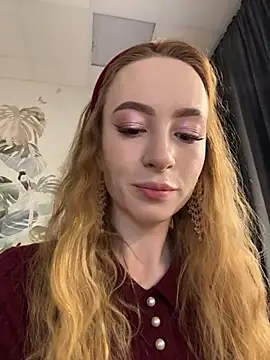 Snapshot of _AngelMoon_ chatting on November 11, 4:18 am AngelMoon online show from November 11, 4:18 am