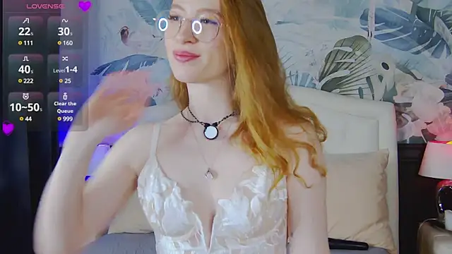 Snapshot of _AngelMoon_ chatting on March 13, 7:42 am AngelMoon online show from March 13, 7:42 am