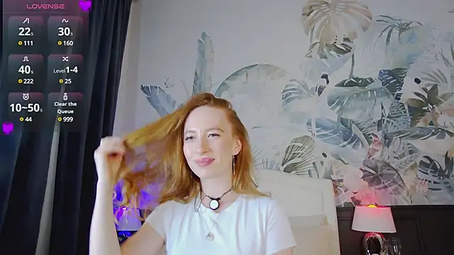 Snapshot of _AngelMoon_ chatting on March 13, 1:50 pm AngelMoon online show from March 13, 1:50 pm