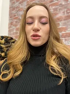 Snapshot of _AngelMoon_ chatting on November 29, 3:50 am AngelMoon online show from November 29, 3:50 am