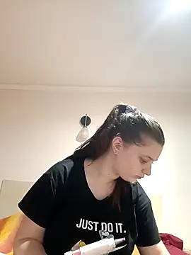 Snapshot of kila_lo chatting on March 16, 4:12 pm kila lo online show from March 16, 4:12 pm