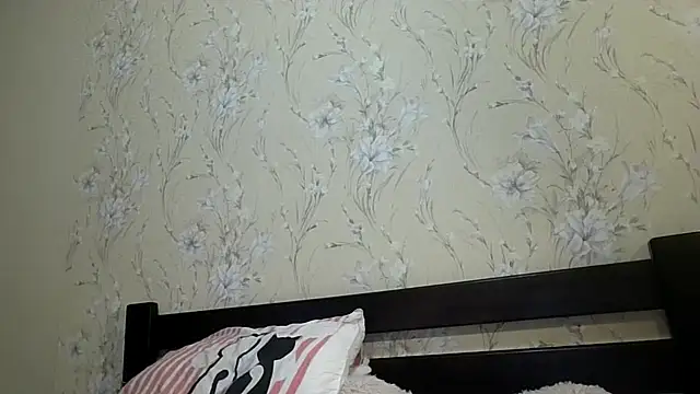 kila lo online show from February 25, 8:30 pm