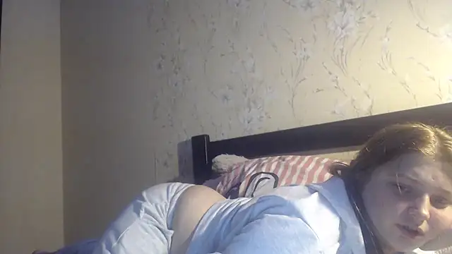 kila lo online show from February 24, 9:04 pm