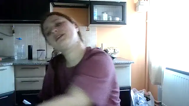 kila lo online show from February 14, 3:01 pm