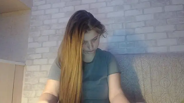 Snapshot of kila_lo chatting on January 12, 11:42 pm kila lo online show from January 12, 11:42 pm