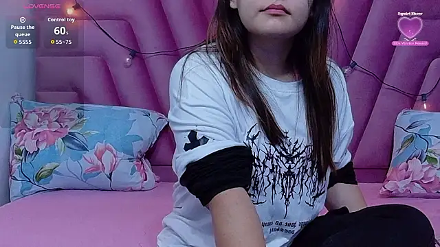 hornybarelylegalgirl online show from February 26, 12:16 pm