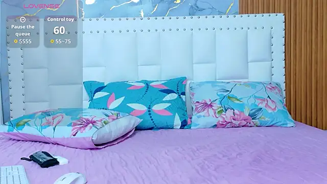 hornybarelylegalgirl online show from April 13, 12:31 pm