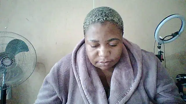 bustyboobs6 online show from February 17, 5:05 am