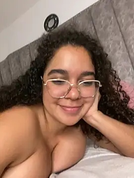 Snapshot of CoralHarmon chatting on September 19, 9:41 pm CoralHarmon online show from September 19, 9:41 pm