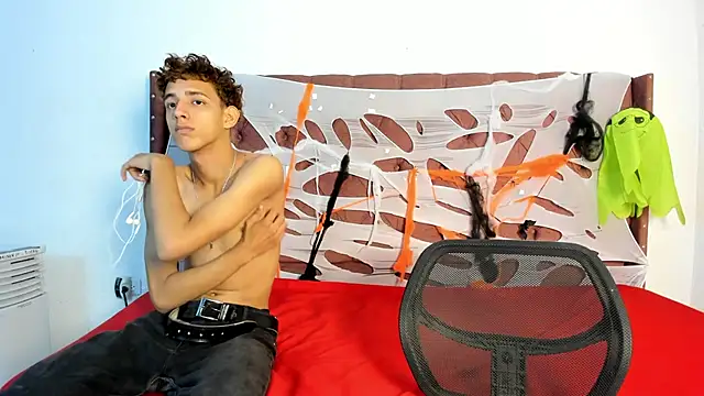 smiths couple online show from October 23, 1:10 pm