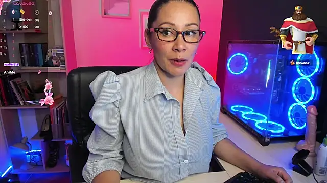 Snapshot of Sue_Wolls chatting on February 3, 6:49 pm Sue Wolls online show from February 3, 6:49 pm