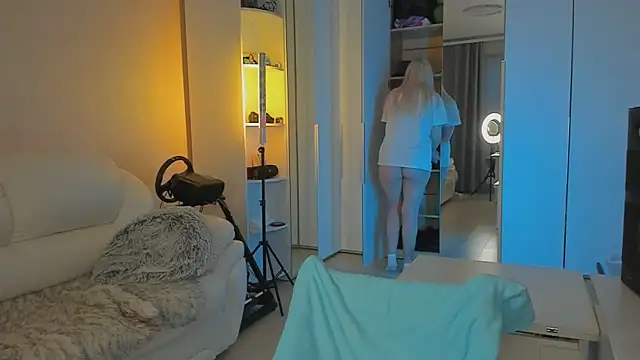 Snapshot of 1AlexaGoddess3 chatting on March 9, 3:01 am 1AlexaGoddess3 online show from March 9, 3:01 am