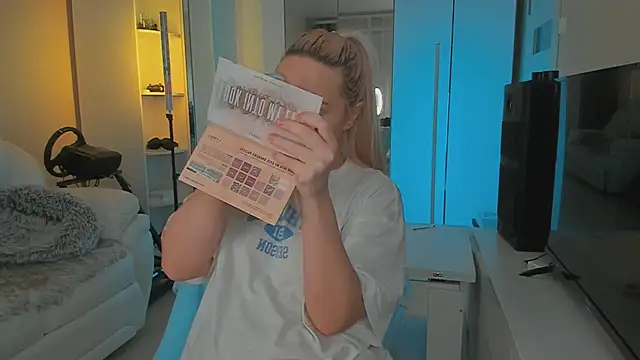 Snapshot of 1AlexaGoddess3 chatting on January 28, 3:04 am 1AlexaGoddess3 online show from January 28, 3:04 am