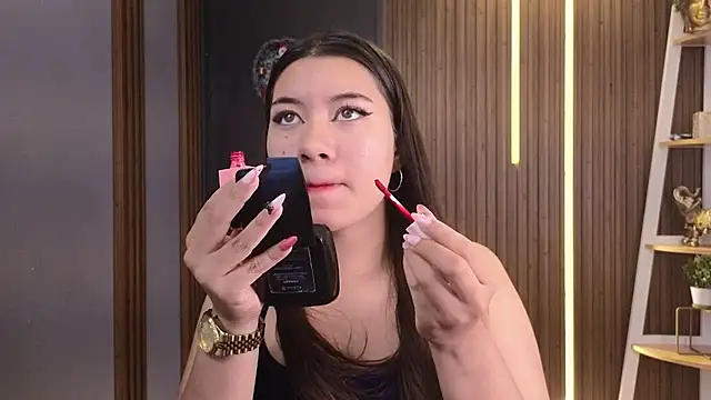 amber kanne online show from December 13, 7:32 pm