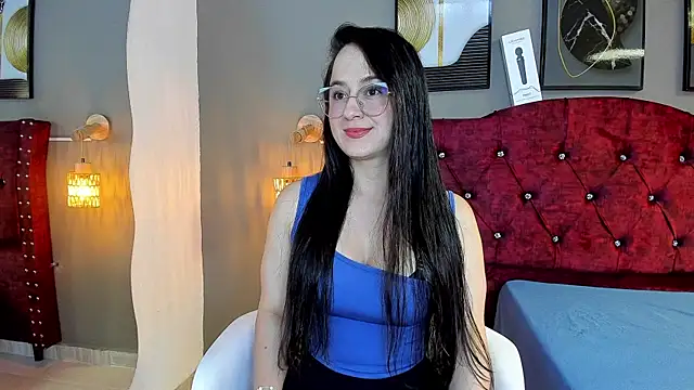 Snapshot of angela_nix chatting on June 25, 3:17 pm angela nix online show from June 25, 3:17 pm