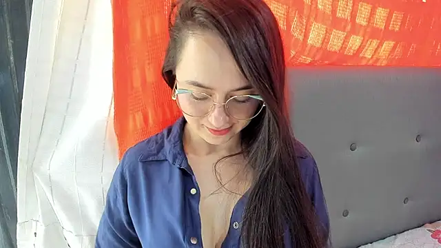 Snapshot of angela_nix chatting on October 24, 3:11 pm angela nix online show from October 24, 3:11 pm