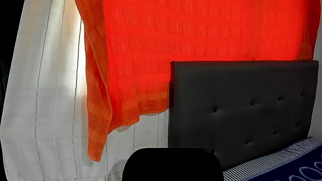 Snapshot of angela_nix chatting on September 30, 2:45 pm angela nix online show from September 30, 2:45 pm