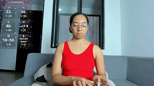 NAHOMI MILLER online show from December 4, 9:58 pm