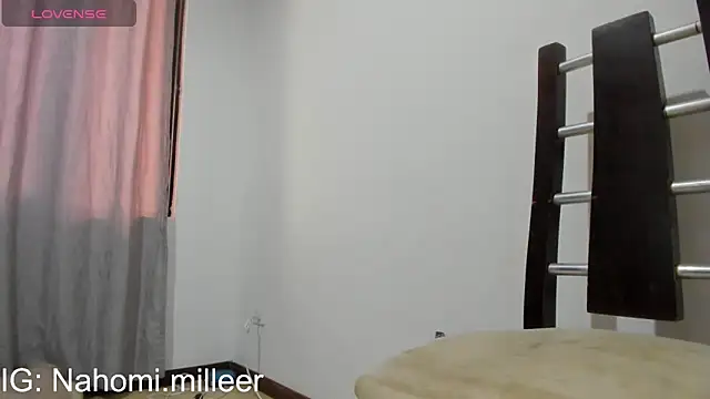 NAHOMI MILLER online show from October 3, 4:08 pm