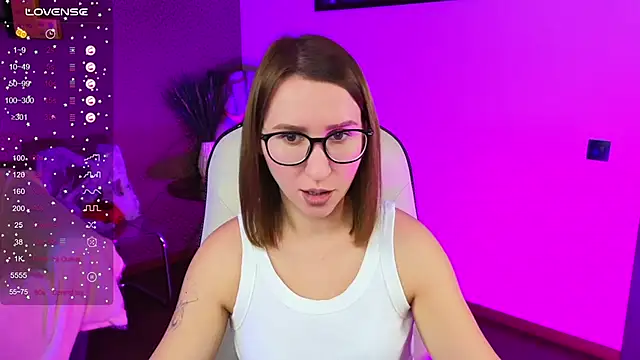 Snapshot of AliceBYKiss chatting on November 22, 1:10 pm AliceBYKiss online show from November 22, 1:10 pm