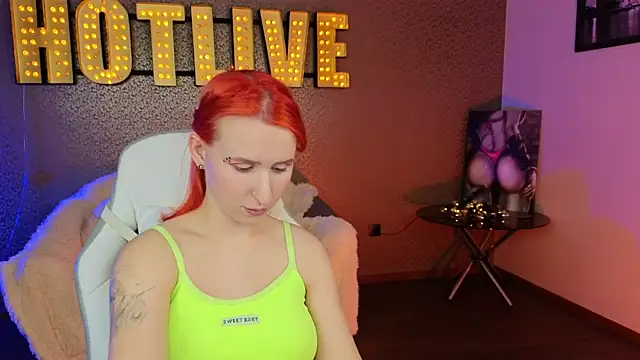 Snapshot of AliceBYKiss chatting on February 14, 3:58 pm AliceBYKiss online show from February 14, 3:58 pm